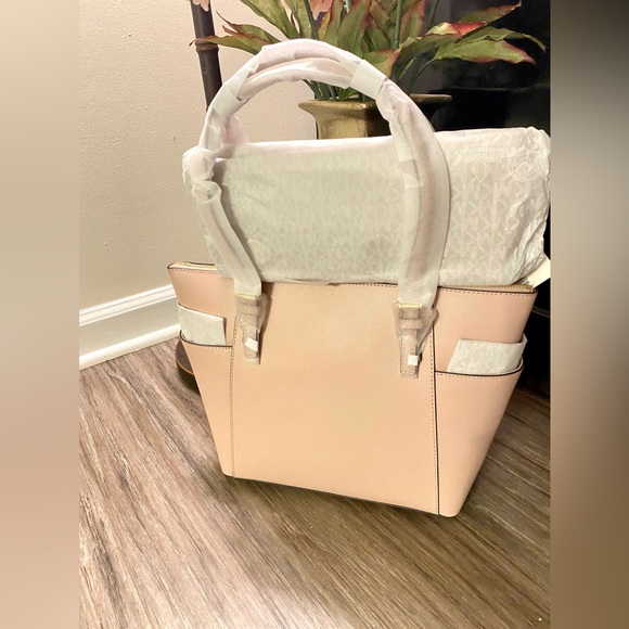 🪷NWT Michael Kors LARGE Jet Set Laptop Travel Shoulder Purse Tote-Soft Pink - Picture 10 of 12